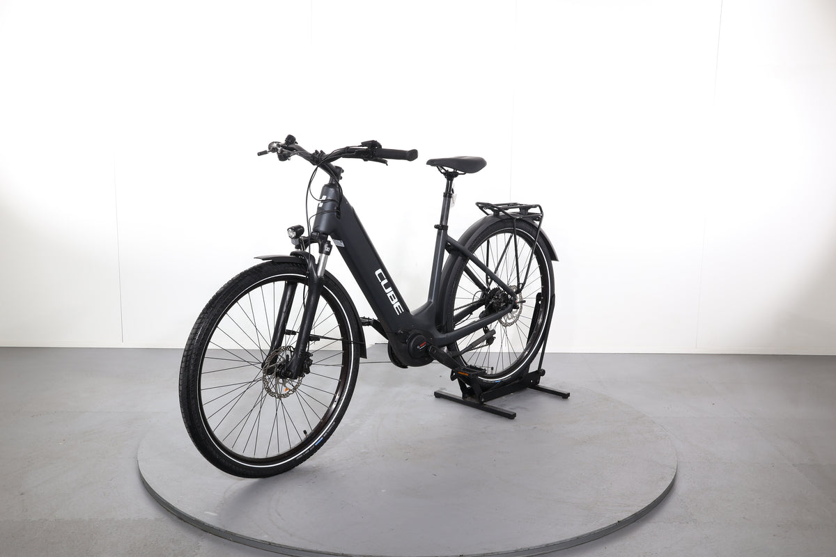 cube e bike schwarz matt Cube Touring Hybrid ONE 625 Refurbished E-Bike