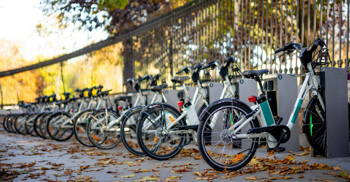 E-Bike Akku laden: Anleitung, Tipps & Kosten