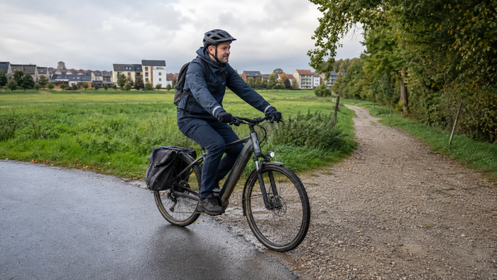 ergometer pedale wechseln Skandika Heimtrainer Fahrrad Trevek P12-G | Fahrradergometer mit Stromgenerator, Magnetbremse, 16 Widerstandsstufen, verstellbare Pedale, Sattel & Lenker Select Finish:Black De hangende opberger is gemakkelijk op te hangen en neemt daarom ook niet veel ruimte in beslag TAKILUBE EXPOSED GEAR II