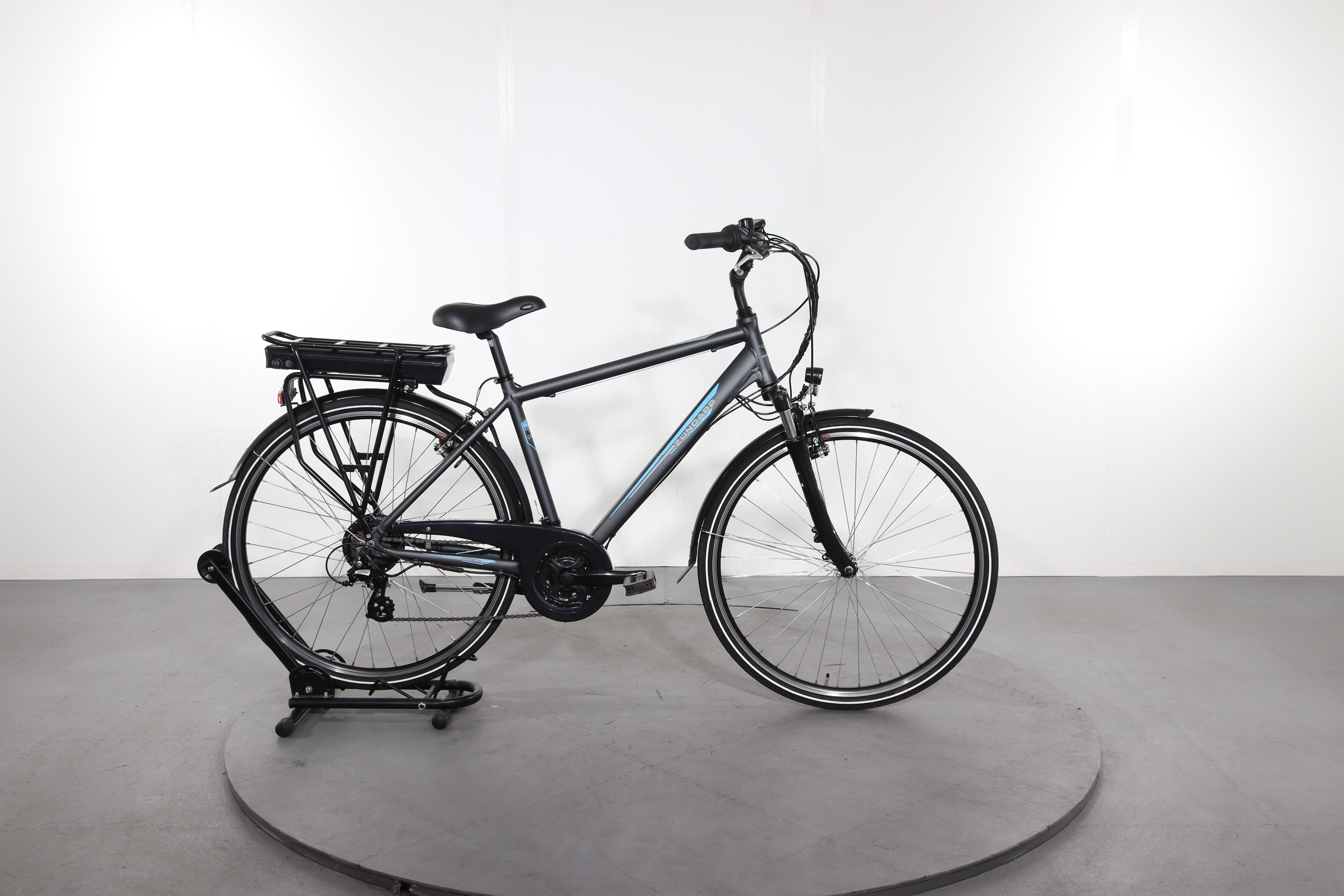 zündapp green 4.0 trekking e-bike Zündapp Green 4.7 Refurbished E-Bike