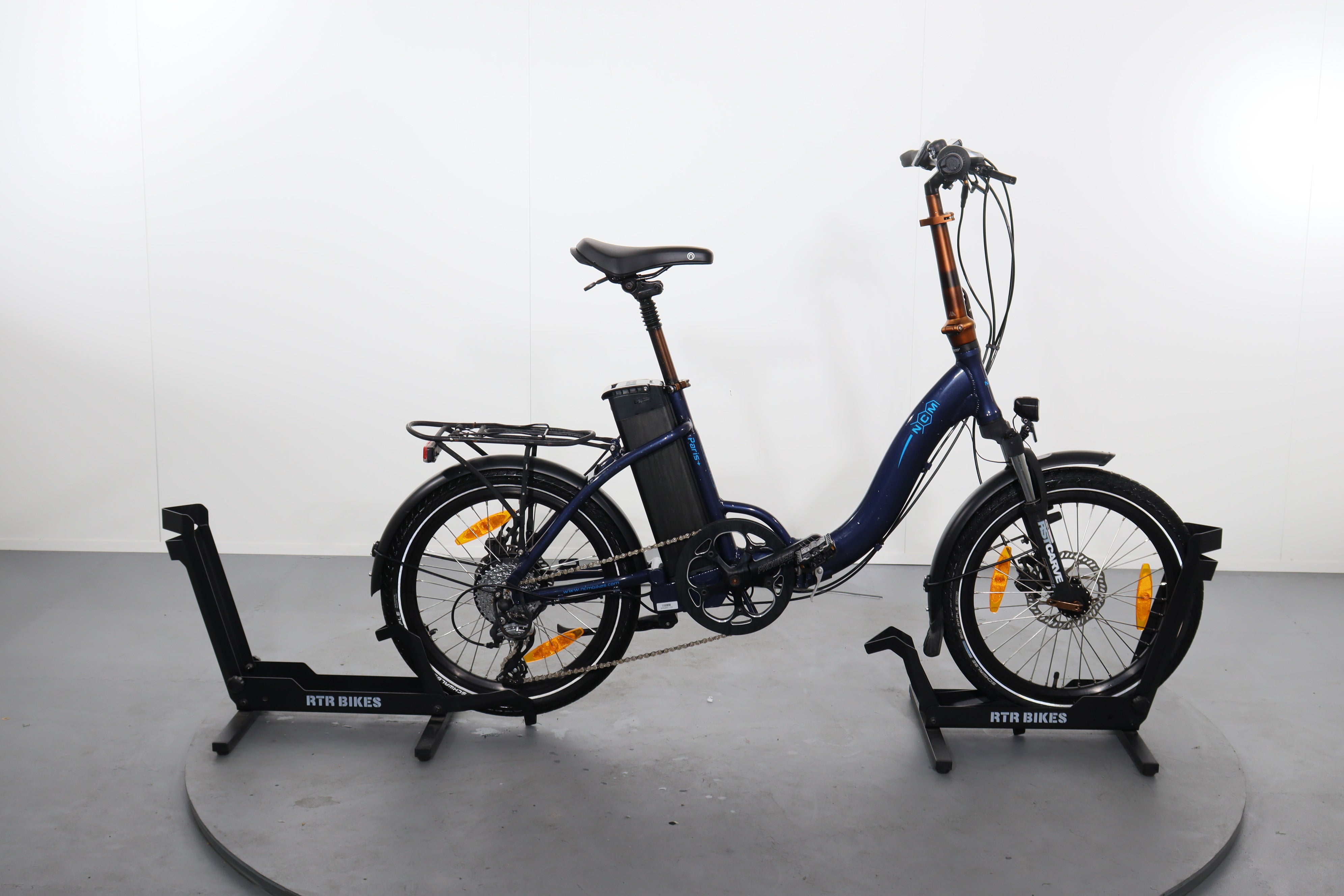 NCM Paris Refurbished E-Bike