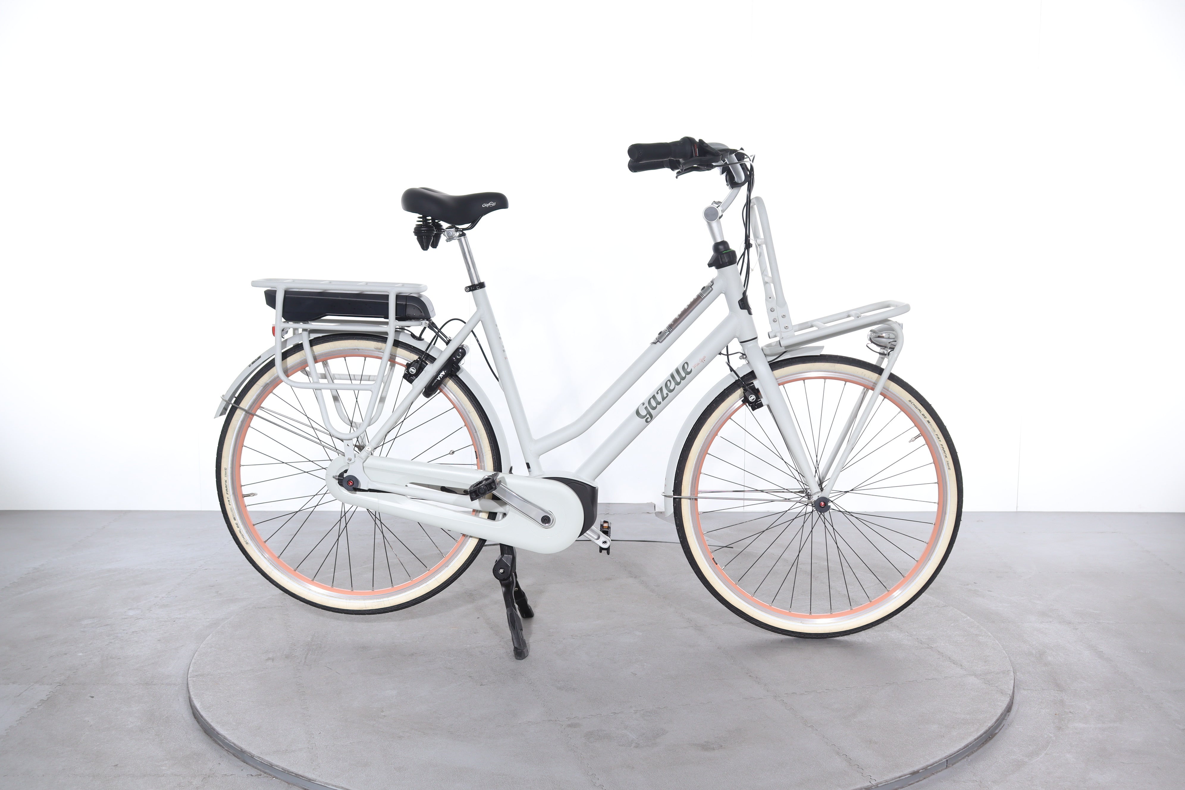 gazelle weiß fahrrad Gazelle Miss Grace C7 E-Bike gebraucht