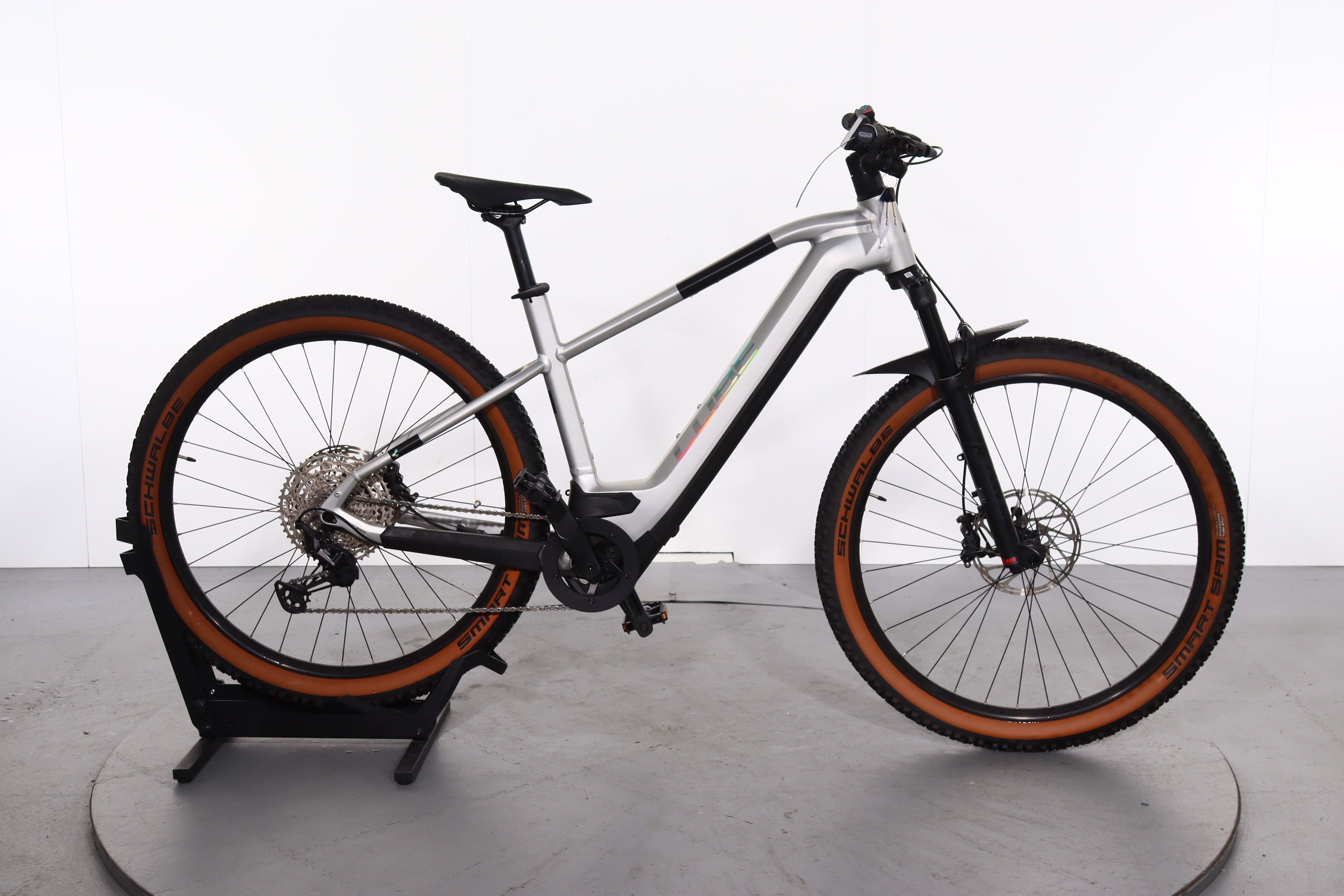 Cube Reaction Hybrid SLX