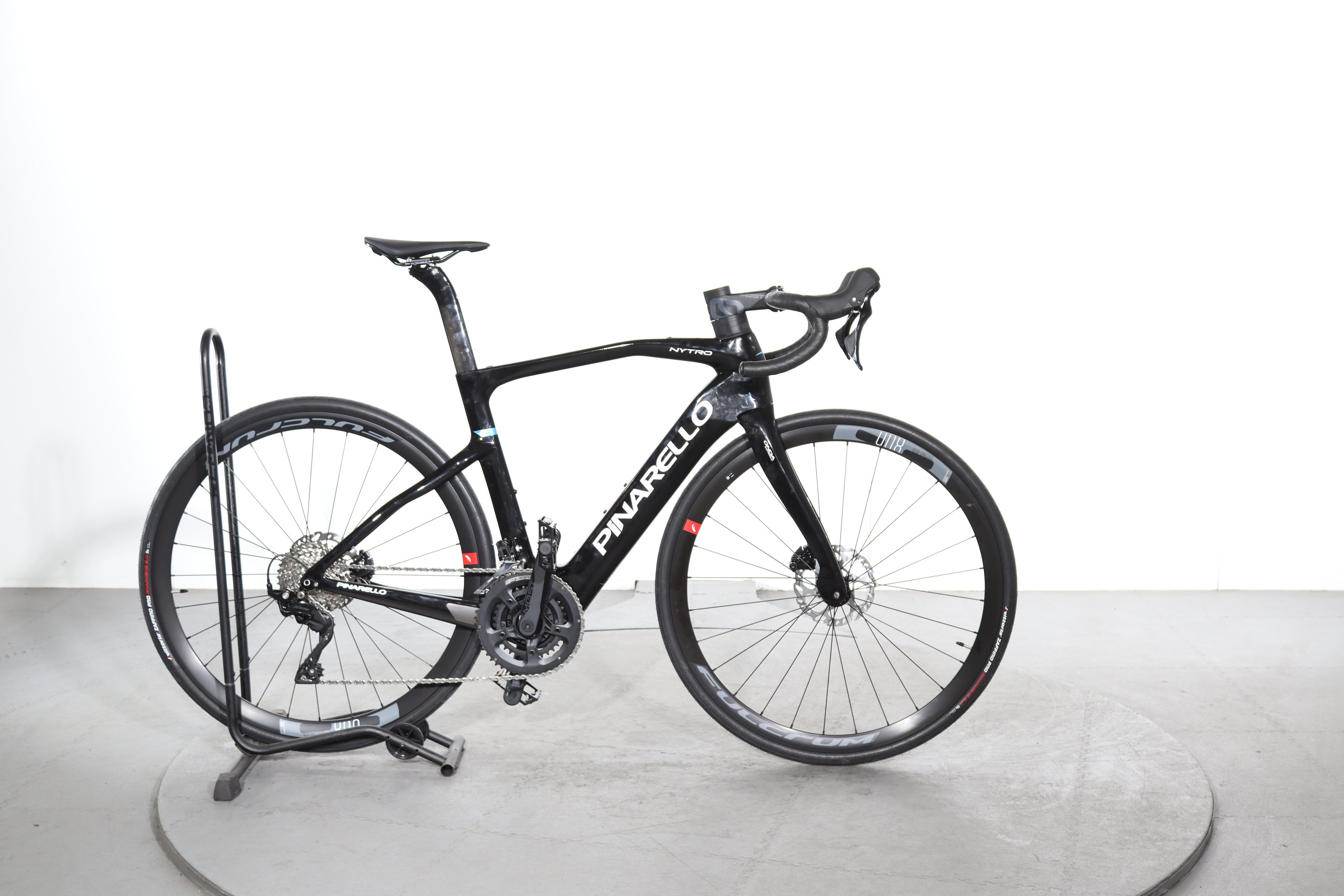 pinarello nytro e rennrad Pinarello Nytro E5 Gravel Carbon Refurbished E-Bike