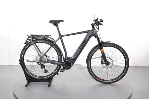 Cube Kathmandu Hybrid 45