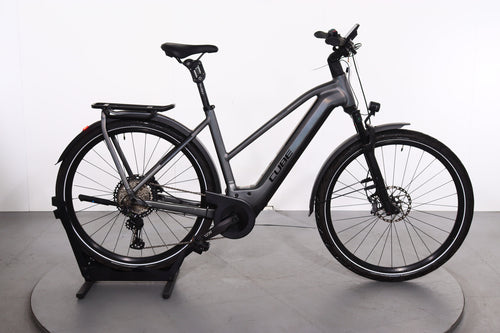 Cube Kathmandu Hybrid SLT