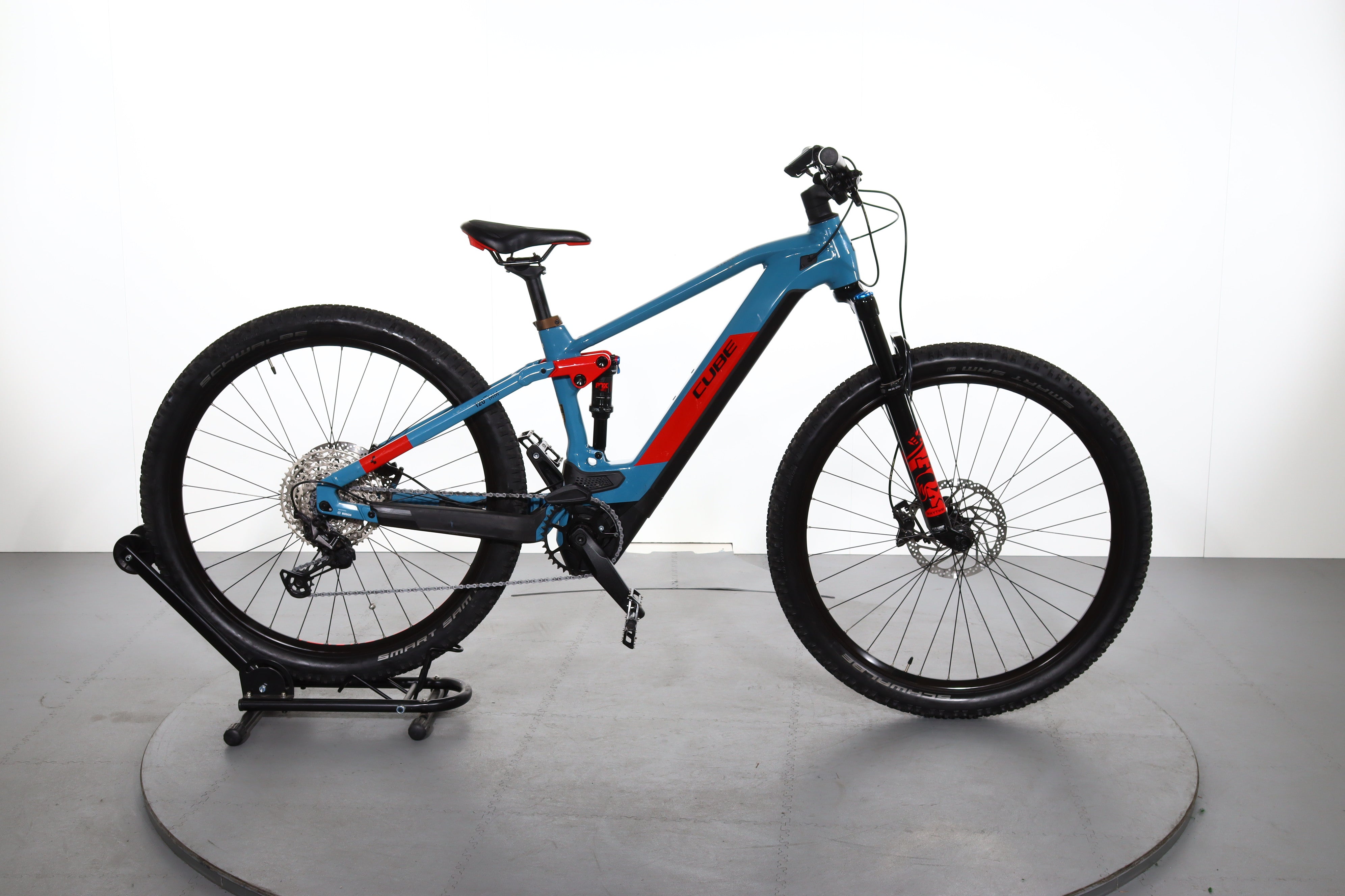 cube stereo hybrid 120 race 625 blue n red Cube Stereo Hybrid 120 Race E-Bike gebraucht